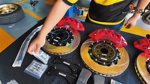 เบรค D2 Racing - Sport Hollow Monoblock Forged หน้า : 356mm 6 Pot หลัง : 356mm 4 Pot (เบรคมือไฟฟ้า) D2 Racing รองรับรถยอดนิยมหลายรุ่น ทั้งรถญี่ปุ่นและรถยุโรป นำเข้าและจัดจำหน่ายโดย Unicar Motor Sport Thailand ตัวแทนจำหน่ายอย่างเป็นทางการของ D2 Racing ในประเทศไทย 🇹🇭 _________________________________ ● เปิดบริการทุกวันจันทร์ - วันเสาร์ 🕙 เวลา 09.30 - 17.00 น. ( รบกวนลูกค้านัดเวลาก่อนรับบริการเผื่อความสะดวกทุกครั้งนะครับ ) ● Google Map 📌 https://bit.ly/Unicarmotorsport #สอบถามรายละเอียดเพิ่มเติ