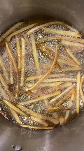 4.7K views · 41 reactions | Moules and frites for a tasty throwback! Who’s diving in!  #moulesandfrites #frites #mussels #frenchfries #seafoodlover #tastyfood #tastymeals #frenchfrieslover #reelsfbviral #thisjewcanque | This Jew Can Que | Facebook