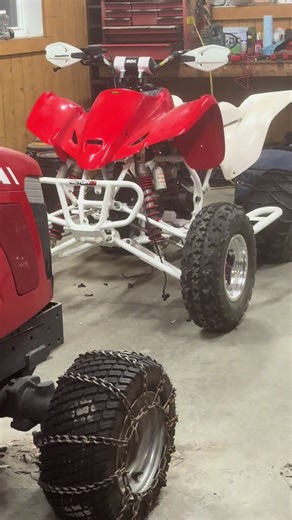 Soon the cleanest?🫣#ltz400 #raceready #suzuki ##metalpolishing #powdercoating @Sam Morin @P-RAY43🧨