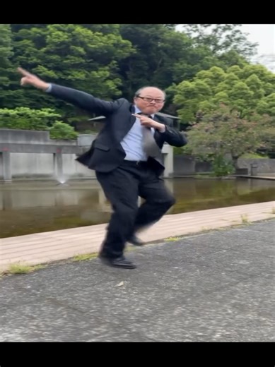Discovering Random Phonks in Dance Remixes