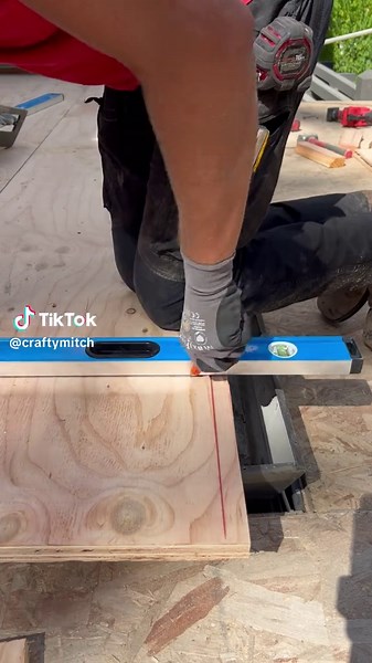 Mastering Precision Cuts with DeWalt Skillsaw