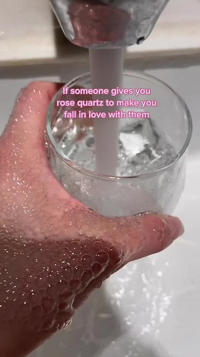 #crystaltok🔮 #crystal #crystalhealing #rosequartz