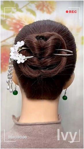 New Hair Clips Styling, Perfect Updo Look! #HairTutorial #Updo #hairstyle #HairClips #BeautyTips | Ivy hairclips