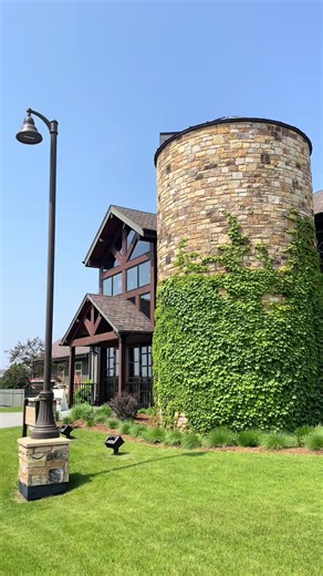 Round Lake Farms: Year-Round Wedding Venue Magic