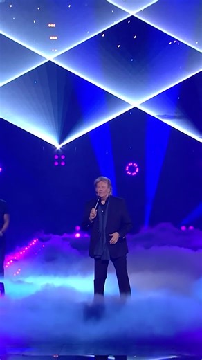 ICH FIND SCHLAGER TOLL! on Instagram: "„Nachts, wenn alles schläft“ 🌙 Mit der Zeitlos Version seines Klassikers sorgte Howard bei den Schlagerchampions für echte Gänsehautmomente und eine ganz besondere Atmosphäre. 🎤😍 Den kompletten Auftritt findet ihr auf unserem YouTube-Kanal. ❤️ @howardcarpendale #HowardCarpendale #NachtsWennAllesSchlaeft #ZeitlosVersion #Schlagerchampions #live #ichfindschlagertoll #schlager #schlagermusik #popschlager #schlagerparty #volksmusik #schlagersänger #schlagers