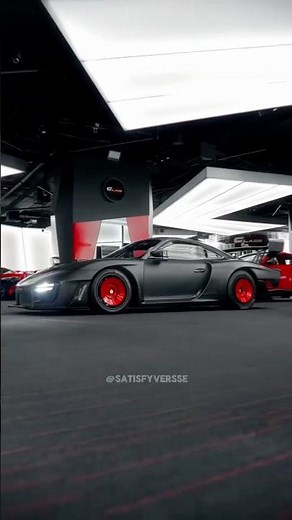 Porsche 935 in Exposed Carbon Fiber – A Track Monster Unleashed! 🔥