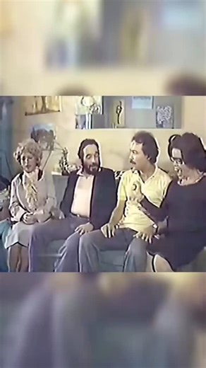 Una demostración más de la increíble televisión que hemos tenido los venezolanos ! Que barbaridad de scketch de las Grandiosas Irma Palmieri y Nelly Pujols Maravillosas!!! Aquí con este dúo que hoy recordamos todos por lamentable partida de Willie Colón ! Para la nuevas generaciones: este scketch corresponde a FLORA Y HORTENSIA dos fogosas señoras de avanzada edad que siempre quería seducir a cualquier hombre que les tocara la puerta! Realmente un lujo de actuación y del manejo fino en “televisi