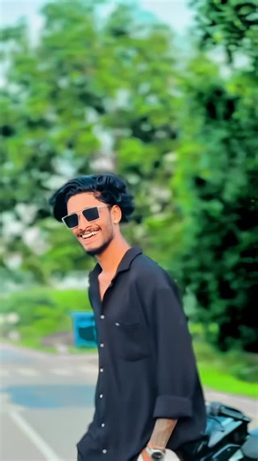 Arun Arunan on Instagram: "VAADI PODDA PULLA_🤭🫂😘🤍🫴🏻"