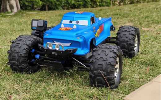 Traxxas Summit：能跑、能爬、能拉，还能当UDR！