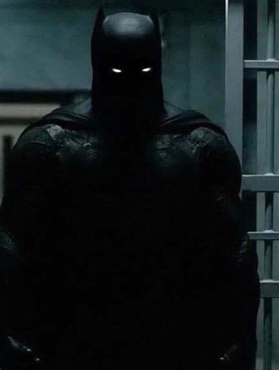 xx on Instagram: "Ben Affleck gained around 20 pounds of muscle to portray Batman in Zack Snyder’s Batman v Superman: Dawn of Justice. Snyder based his interpretation on Frank Miller’s The Dark Knight Returns comic run. Miller’s Batman was an older, more physically imposing Batman who isn’t defined by his agility but more by sheer size and brute strength. This marked a clear contrast to previous and subsequent portrayals, such as Christian Bale and Robert Pattinson, whose versions of the charact