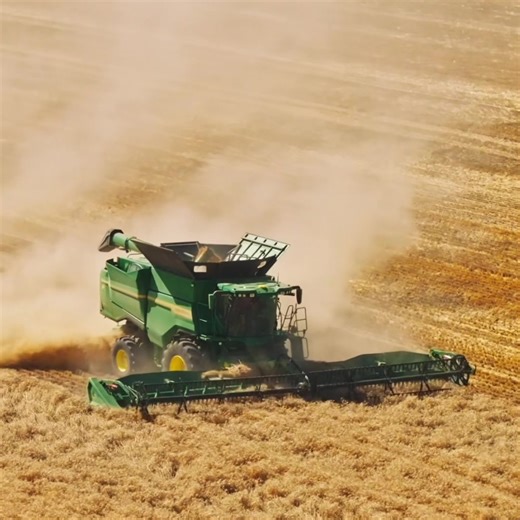 John Deere's Total Harvesting Solutions make your operation more productive, automatically. High-capacity combines and smart automation adapt to your paddock, putting more tonnes in the bin every day. Ask your local dealer today about how to make yours a smarter harvest. | John Deere | Facebook