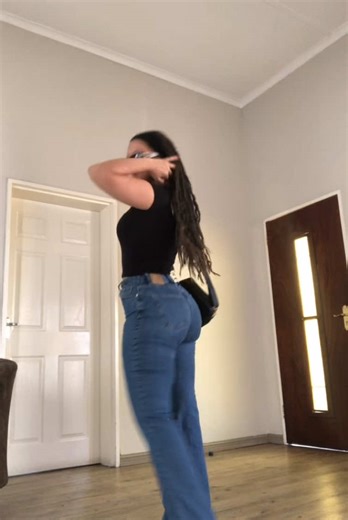 Gabz__M (@gabz__m) - Crowd Singing Moments at Concerts: A Musical Celebration