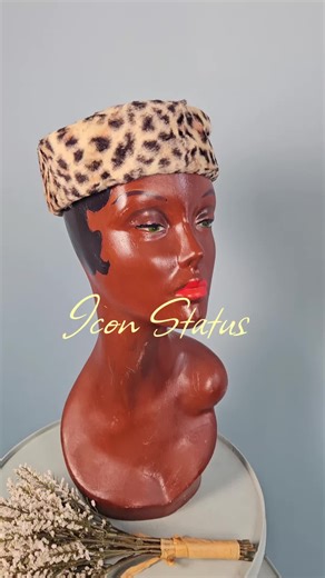 An instant icon. 🐆✨ This vintage faux fur leopard pillbox hat is pure mid-century glamour—bold, chic, and endlessly confident. With its classic pillbox silhouette and luxe leopard print, it channels old-Hollywood allure with a touch of untamed elegance. Perfect for elevating a simple black dress, a sharp coat, or your most dramatic cat-eye moment. For the vintage lover who believes neutrals can still make a statement. Available now at Von Mode Vintage. ✨Shop Von Mode Vintage✨ DRESS VINTAGE - LI