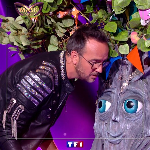#MaskSinger 🚨 ALERTE INDICE 🚨 Grâce à Jarry, vous allez entendre la VRAIE voix de l’Arbre 🗣 Avez-vous reconnu qui se cache derrière cette voix ? 🔎 La ½ Finale de Mask Singer, c’est ce soir dès 21h10 avec Anggun, Alessandra Sublet, Jarry, Kev Adams et Camille Combal 🎭 | Mask Singer
