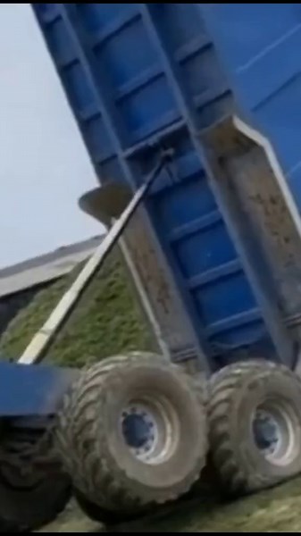 Silage Fail Compilation - Understanding Common Farming Mistakes