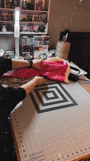 A Crafty B on Instagram: "In order to make a quilt coat, you need a quilt. 🤪This project is from whole cloth rather than pieced; but I still had to quilt it all myself. Luckily the pattern broke it down into 4 smaller rectangles that I then used to cut my pattern pieces from. But that basically meant making FOUR baby quilts in the span of a few days. I was hustling to get all my layers pinned and then marked my quilting lines with a Hera marker. . . . #swsrue #sewtospeakshoppe #handmade #acraft