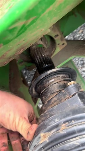 105K views · 648 reactions | Yea the ol button still the best #johndeere #graincart #chevy #stuck #truck #farming #agriculture #johndeere #fblifestyle | Jose Maxwell | Facebook