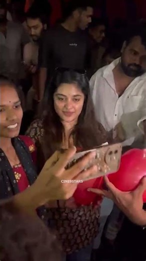 Nivetha Thomas At Ninnu Kori Re-Release 🔥 || Nani Fans Massive Hungama In Theaters || C9Stars