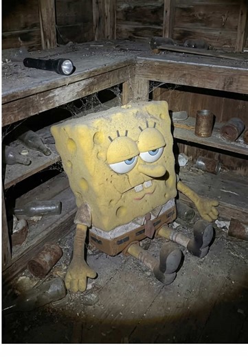 Bob Esponja… agora perdidos no tempo.” #desenhos #nostalgiaanos90 #anos2000 #infanciafeliz #abandono