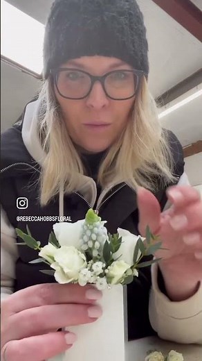 How to make a pocket buttonhole. #wedding #interiordesign #floraldesigner #floralinspiration