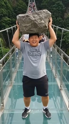 Glass Bridge Prank Gone #glassbridge #prank #travel