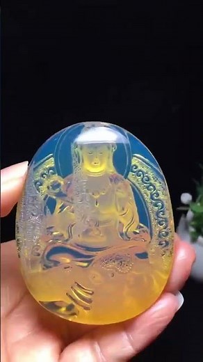 缅甸琥珀不仅是一份美丽的珍藏，更是时光的见证者。让我们一起在时间的长河中，寻找那份属于自己的璀璨珍藏！#缅甸琥珀#天然琥珀