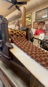 Wait… chocolate that doesn’t melt?! 🤯🍫 Yep. REAL chocolate. Not chocolate-flavored candy—real chocolate turned into hard candy. You tell us 👇. Fudgesicle vibes? ❄️ Hot cocoa energy? ☕ 💬 Tag someone who wouldn’t believe this 👍 Like if this blew your mind 👀 Follow Schimpff’s for more candy magic #jeffersonville #jeffersonvilleIndiana #jeffIN #Indiana #gosoin #louisville #Kentucky #fyp #fyppp #candymakers #candyshop #candystore #chocolate #hardcandy #redhot #cinnamon #icecream #sodafountain #
