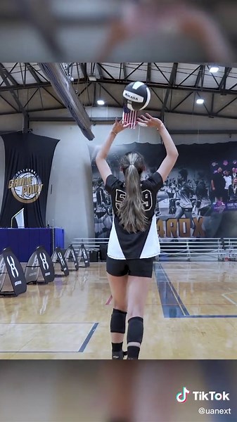 Looking to sharpen your setting skills? Try this warm up drill at home! #uanext 🙌🏐🙌
