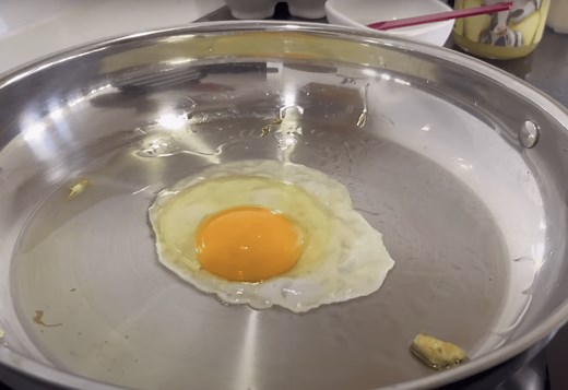 How to properly cook in a stainless steel pan — SIMON GAULT