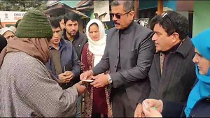 Advisor Ministry of Health and Family Welfare (MoHFW), Rajiv Wadhawan today visited Panchayat Tulamulla-A and participated in the ongoing Viksit Bharat Sankalp Yatra, a nationwide campaign aimed at spreading awareness and ensuring saturation of various flagship government schemes. | Kashmir News Zone-KNZ | Facebook