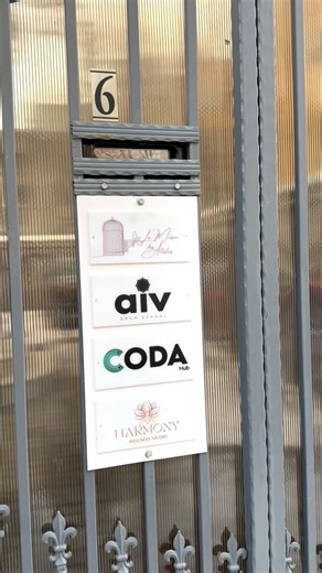 CODA Hub on Instagram: "🎶It starts with a note La @coda.hub transformăm pasiunea în muzică💫 Aici, fiecare notă contează, fiecare sunet e ascultat, iar fiecare pas este încurajat. Nu contează dacă abia ai început să cânți sau dacă vrei să-ți duci talentul mai departe - @coda.hub e spațiul unde pasiunea pentru muzică prinde viață. Înscrierile sunt deschise - DM us! ♥️ #scoalademuzica #canto #tehnicavocala #codahub"