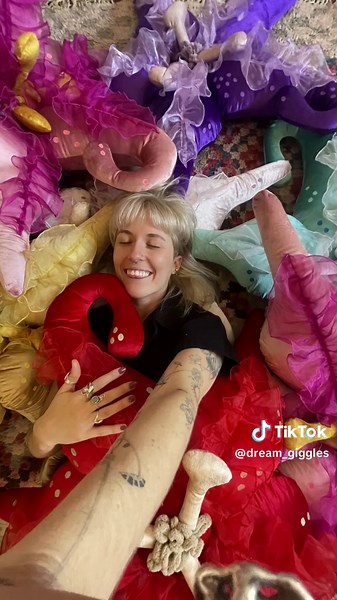 Woah! Year two of having my own pillow business has officially come to a close! Thank you to everyone who has supported my art along the way I love you so much 🥹 #Temply #pillows #decorativepillow #handmade #handmadepillow #flower #flowerpillow #womanownedbusiness #shopsmall #smallbusiness #artistsoftiktok #textiles #velvetpillow #artistsofinstagram #flowerdecor #floralbedroom #bigpinkflowerpillow #anxietypillow #maternitypillow #homedecor #interiordesign #repurposedfabric