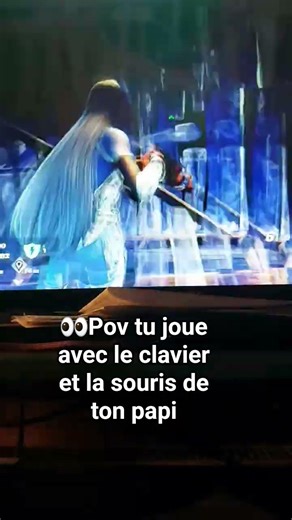 le clavier de mon papi et sa souris est nul mais je c'est jouer quand même