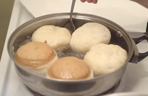 Zabilježite ovaj super recept za KROFNE, jedino će vam on uvijek trebati - mekane, a iznutra potpuno šuplje (Mera je za 30 krofni)