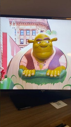 New Shrek Balloon at the Macy’s Thanksgiving Day Parade!! #macysthanksgivingdayparade #dreamwork￼