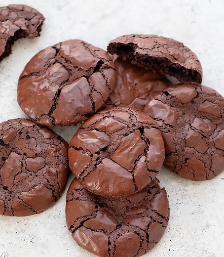 3 Ingredient Flourless Chocolate Cookies (No Flour, Butter or Oil)