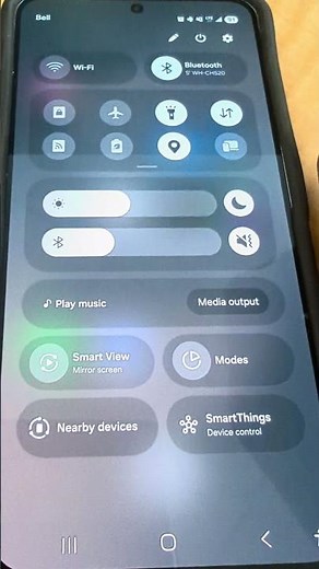 How to Turn On Flashlight on Samsung Phone