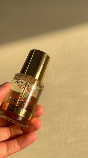 Sun kissed & Golden 🌞 #golden #africanextracts #skincare #skintok #tiktoksouthafrica #skinlovesrooibos