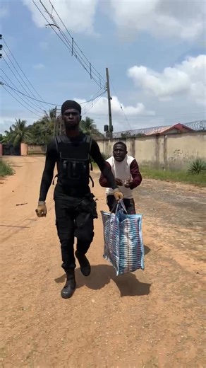 44K views · 406 reactions | Behind the scenes. Watch till the end, pls share #trendingreels #mystrengthistoomuch #fypシ #strength #sandwich #cooking #disappearchallenge #trendingreel #goviral #NationalSandwichDay #films | Mr wizer comedian | Facebook