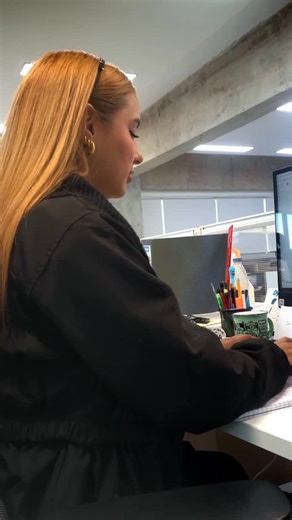 redvital® on Instagram: "¡No dejes que el dolor te detenga! ✋💥 ¿Sientes molestias en el cuello, espalda o rodillas? Recupera tu movimiento con Dynaliv Gel. 🏃‍♂️✨ ✅ Alivio efectivo para contracturas, torceduras y sobrecargas. ✅ Fácil aplicación. ✅ ¡Muévete sin límites! 📍 Disponible en nuestras sedes a nivel nacional. 🇻🇪 #redvital #makro #dynalivgel #dynalab #salud"