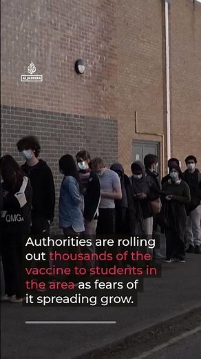 UK students queue for vaccines after deadly meningitis outbreak