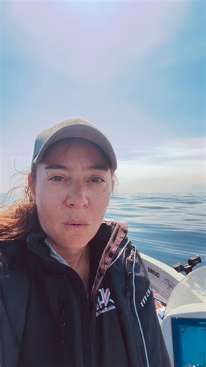 🎣Solo Offshore Fishing: 3 Essential Tips for Confidence and Safety. Talking about one of the most common questions I get about fishing offshore by myself. My three crucial tips for safely going out on the ocean alone: 🫵🏽 Have confidence in yourself ☀️Read and understand the weather patterns ⚓️ Have confidence in your boat and know how to handle it. This example is from a calm day about 20 kilometers from land, showing that if you follow these three points, you can enjoy fishing the beautiful 