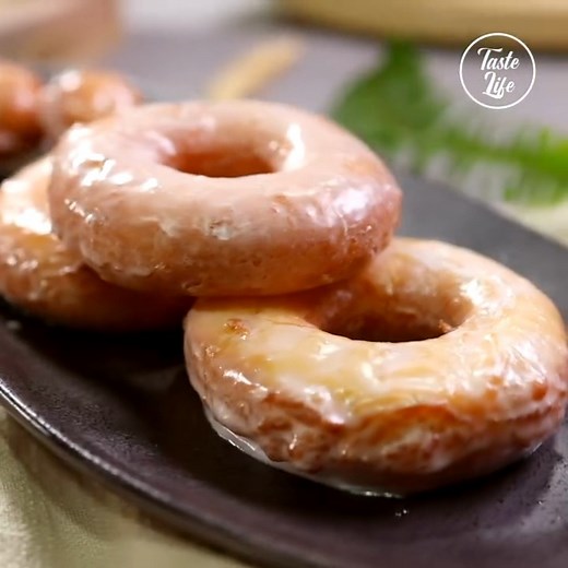 This sour cream cake donut recipe is easy to make and tastes absolutely divine.🍩🥰 Recipe: https://tinyurl.com/2z9bxzer | Taste Life