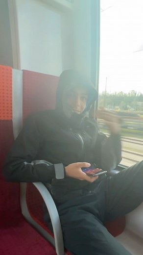 4.6K views · 46 reactions | Oui mon chou?!…藍藍 #humor #MDR #prankvideo #prankster #humourdrole #CameraCachee #humour | Feel Hiipe | Facebook