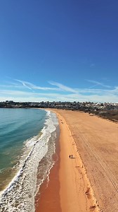 Portugal’s beaches are all about golden cliffs, turquoise water, and endless coastline that feels made for slow summer days! 🌞🌊 The country has over 800 km of coastline, which means hidden coves, dramatic cliffs, and wide sandy beaches are everywhere you go. 💡 Traveler tip: Rent a car if you can — the best beaches are often the ones tucked between cliffs and harder to reach by bus. | Guide to Europe