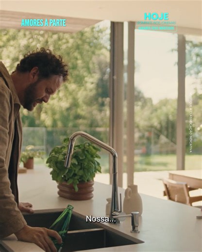 Uma comédia divertida com Dakota Johnson e Adria Arjona que mergulha nos desafios e limites dos relacionamentos modernos. ​ Preparado para esse caos irresistível?​ #AmoresAParte está EM CARTAZ, somente nos cinemas. | Diamond Films Brasil