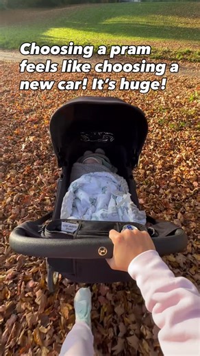 @bump_birthvibes on Instagram: "🛒 Pram Shopping Decoded: What NO ONE Tells You! 🤯 Choosing a pram for a newborn can feel more complicated than buying a car! We just went through the process, and I wish someone had given me the real lowdown. Sharing my top three non-negotiable essentials for those first few months: 1️⃣ The Lie-Flat Requirement (Safety First!) This is the most crucial point for a newborn. Look for a dedicated carrycot or a seat that reclines fully to 180 degrees (lie-flat). Litt