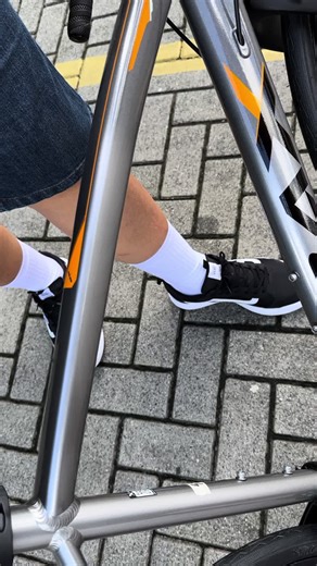 A melhor bicicleta speed do Brasil com garfo em carbono