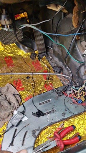 Old is Gold: 1990 Mercedes Lock Cylinder Repair & Service #mercedes #jafry_auto #ytshorts #key #lock