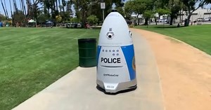 Cali Police Robot Ignores Woman's Calls for Help, Tells Her To Get Out of Its Way